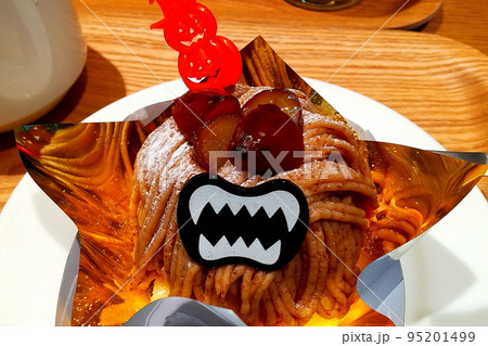 ハロウィンのモンブランケーキ ハロウィンのモンブランケーキ 95201499