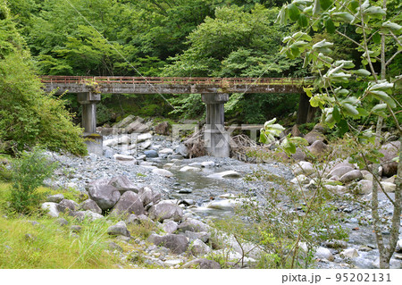 ユーシンロッジに入る手前の橋 ユーシンロッジに入る手前の橋 95202131