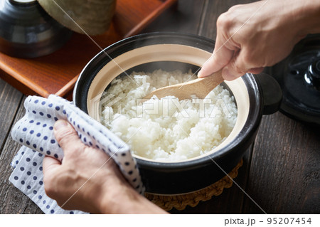 土鍋で炊いたご飯 土鍋で炊いたご飯 95207454