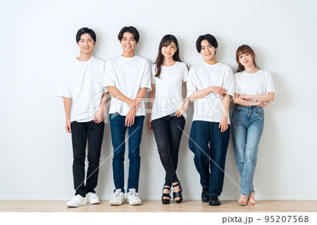 男女 Z世代 友達 大学生 シェアハウス 男女 Z世代 友達 大学生 シェアハウス 95207568