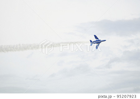 航空祭 ブルーインパルス飛行展示 航空祭 ブルーインパルス飛行展示 95207923