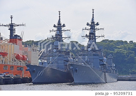 むらさめ型 護衛艦 DD-107 いかづち たかなみ型 護衛艦 DD-111 おおなみ むらさめ型 護衛艦 DD-107 いかづち たかなみ型 護衛艦 DD-111 おおなみ 95209731