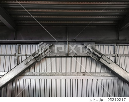 立体駐車場　めっき仕上　梁　角形鋼管　ブレース 95210217