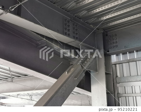 立体駐車場　めっき仕上　梁　角形鋼管　ブレース 95210221