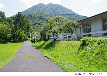 三瓶青少年交流の家の敷地内から眺めた景色 三瓶青少年交流の家の敷地内から眺めた景色 95212442