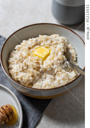 Brown rice pudding with nut milk 95213031