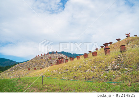 柳井茶臼山古墳は古代のロマンを感じる前方後円墳 柳井茶臼山古墳は古代のロマンを感じる前方後円墳 95214825