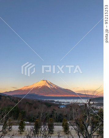 遠くに見える富士山 遠くに見える富士山 95215253