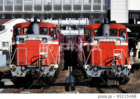 DE10-3001・DE10-1591　石巻線貨物列車 95215488