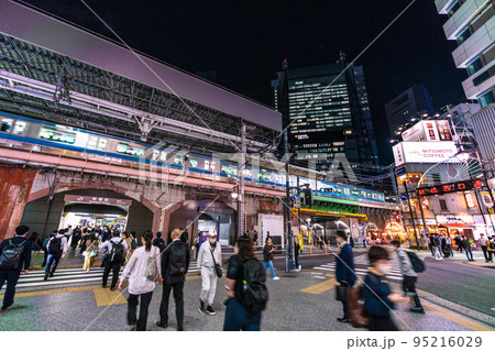 日本の東京都市景観 入国制限撤廃、外国人の個人旅行も解禁…新橋駅(烏森口)などを望む…=10月11日 日本の東京都市景観 入国制限撤廃、外国人の個人旅行も解禁…新橋駅(烏森口)などを望む…=10月11日 95216029