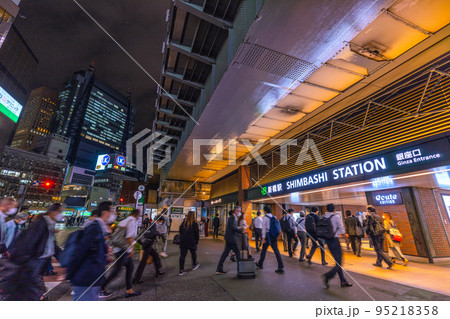 日本の東京都市景観 入国制限撤廃、外国人の個人旅行も解禁…新橋駅(銀座口)など…=10月11日 日本の東京都市景観 入国制限撤廃、外国人の個人旅行も解禁…新橋駅(銀座口)など…=10月11日 95218358