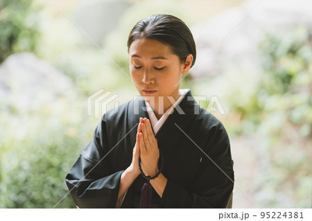 mourning kimono 95224381