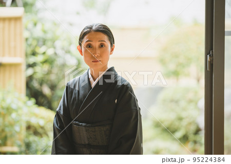 mourning kimono 95224384