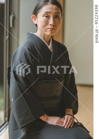 mourning kimono 95224398