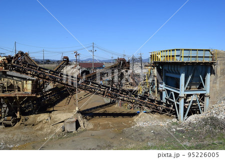 砕石工場 建設資材の生産現場 95226005