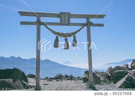 【天空の社】車山神社からの眺め【霧ヶ峰最高峰・車山山頂】 95227008