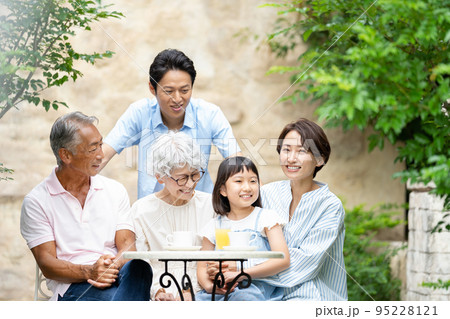 三世代家族 親子 三世代家族 親子 95228121