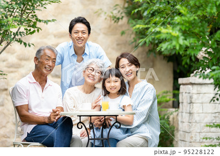 三世代家族 親子 三世代家族 親子 95228122