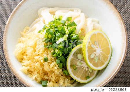ぶっかけうどん(冷やし)。 95228663