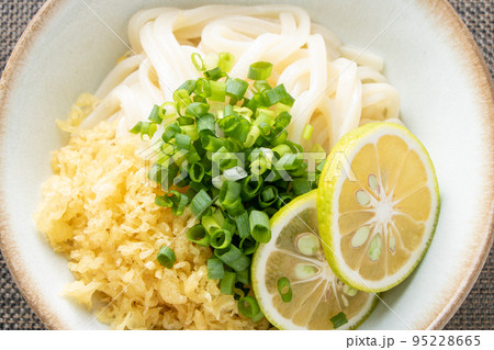 ぶっかけうどん(冷やし)。 95228665
