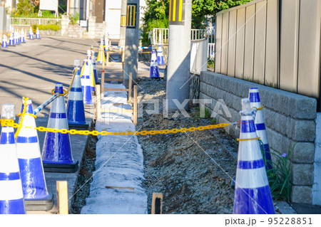 道路側溝歩道工事 道路側溝歩道工事 95228851