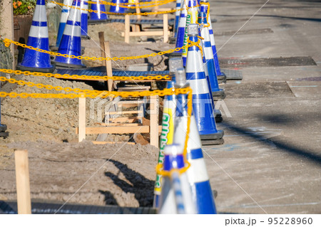道路側溝歩道工事 道路側溝歩道工事 95228960