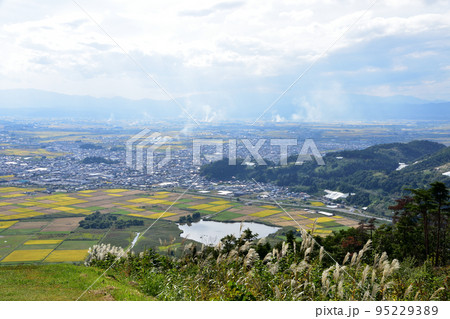 山形県南陽市十分一山からの南陽市風景 95229389