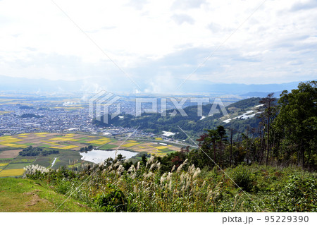 山形県南陽市十分一山からの南陽市風景 山形県南陽市十分一山からの南陽市風景 95229390
