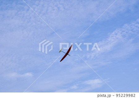 グライダーを秋空に飛ばす趣味の世界 グライダーを秋空に飛ばす趣味の世界 95229982