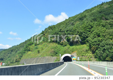 東北中央自動車道　福島JCTから南陽高畠ICまでの風景 95230347