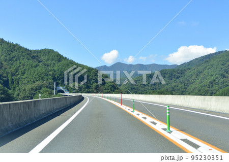 東北中央自動車道 福島JCTから南陽高畠ICまでの風景 東北中央自動車道 福島JCTから南陽高畠ICまでの風景 95230351