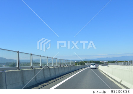 東北中央自動車道　福島JCTから南陽高畠ICまでの風景 95230358