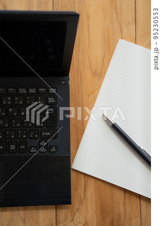 デスクワーク作業 イメージ デスクワーク作業 イメージ 95230553