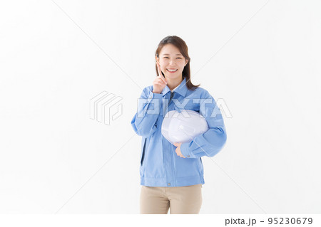 作業着を着ている女性 作業着を着ている女性 95230679