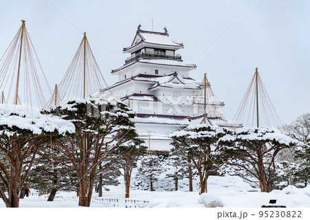 福島県会津若松市 鶴ヶ城 ~雪化粧した天守閣~ 福島県会津若松市 鶴ヶ城 ~雪化粧した天守閣~ 95230822