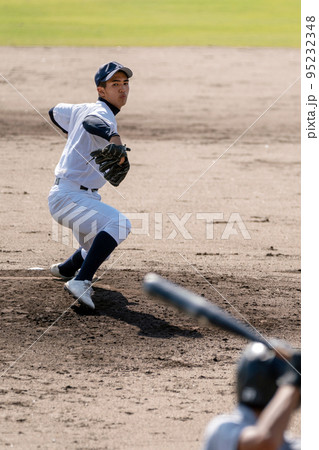 左ピッチャー対右バッター（高校野球） 95232348