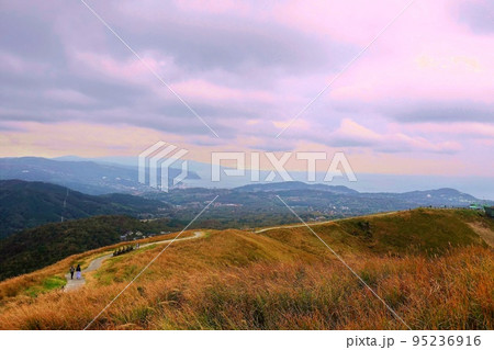 大室山山頂の眺望 秋の景色 大室山山頂の眺望 秋の景色 95236916