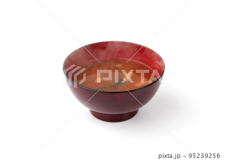 湯気の立つ 赤だし お味噌汁 白背景 湯気の立つ 赤だし お味噌汁 白背景 95239256
