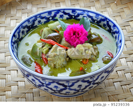 Green chicken Curry , Thai cuisine 95239336