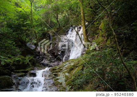 清賀の滝 雷山 糸島の風景  清賀の滝 雷山 糸島の風景  95240380