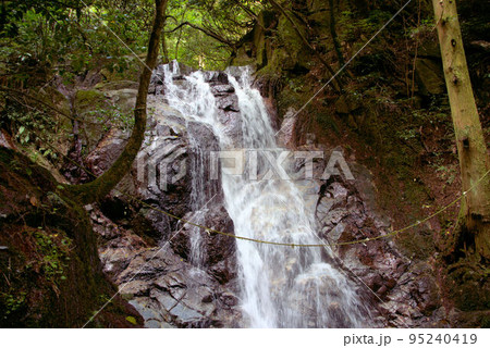 清賀の滝 雷山 糸島の風景 清賀の滝 雷山 糸島の風景 95240419