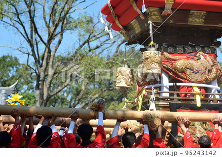 秋祭り お神輿の宮入 播州地方 秋祭り お神輿の宮入 播州地方 95243142