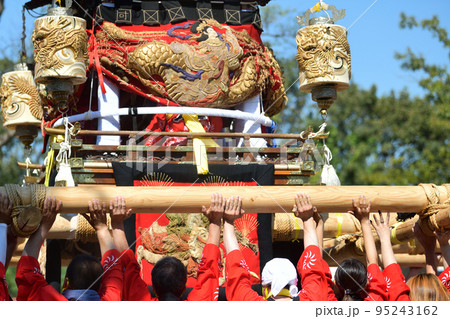 秋祭り　お神輿の宮入　播州地方 95243162