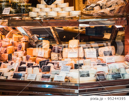 フランスチーズ各種 パリのマルシェ フランスチーズ各種 パリのマルシェ 95244395
