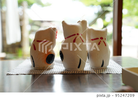 ねこさんたちの後ろ姿:待て来てね~ ねこさんたちの後ろ姿:待て来てね~ 95247209