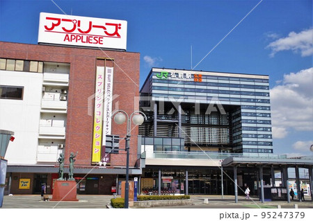青森県の駅 駅ビルのアプリーズとJR弘前駅駅舎 青森県の駅 駅ビルのアプリーズとJR弘前駅駅舎 95247379