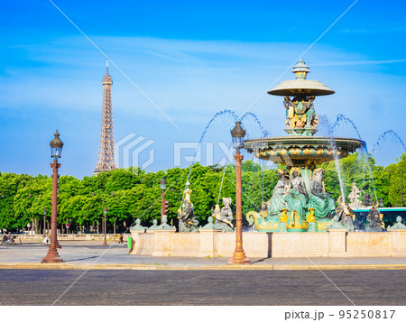 パリ コンコルド広場とエッフェル塔 パリ コンコルド広場とエッフェル塔 95250817