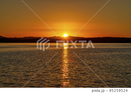 クッチャロ湖畔夕日 (9月 晴れ) クッチャロ湖畔夕日 (9月 晴れ) 95259524