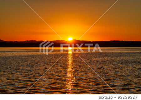 クッチャロ湖畔夕日　(9月　晴れ) 95259527