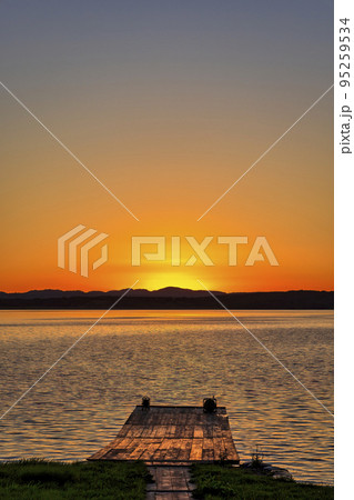 クッチャロ湖畔夕日 (9月 晴れ) クッチャロ湖畔夕日 (9月 晴れ) 95259534